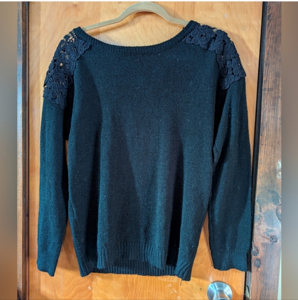 Charming Charlie Woman's Medium Top